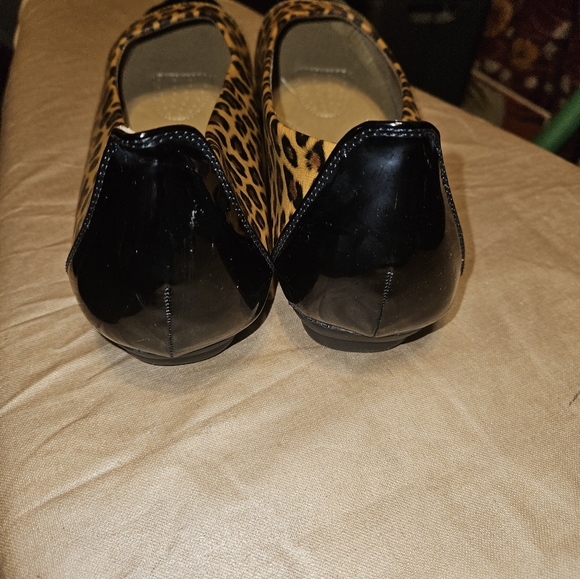 Angel Steps Leopard Print Slip on Flats Woman's Size 11 wide - Picture 5 of 9